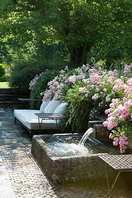 Romantic Gardens Making your Best Moments of life